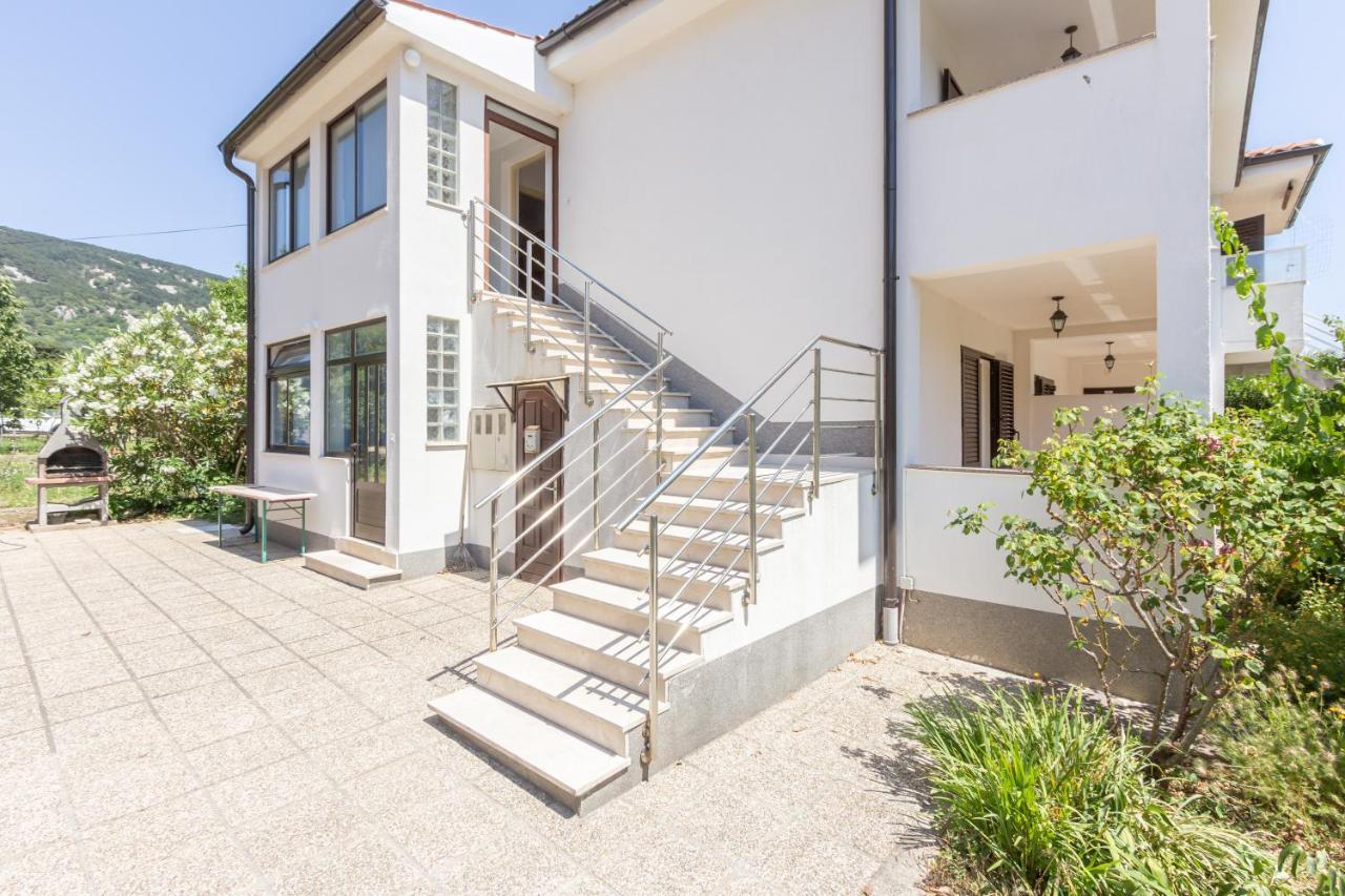 Apartment Beti With Balcony Baska  Ngoại thất bức ảnh