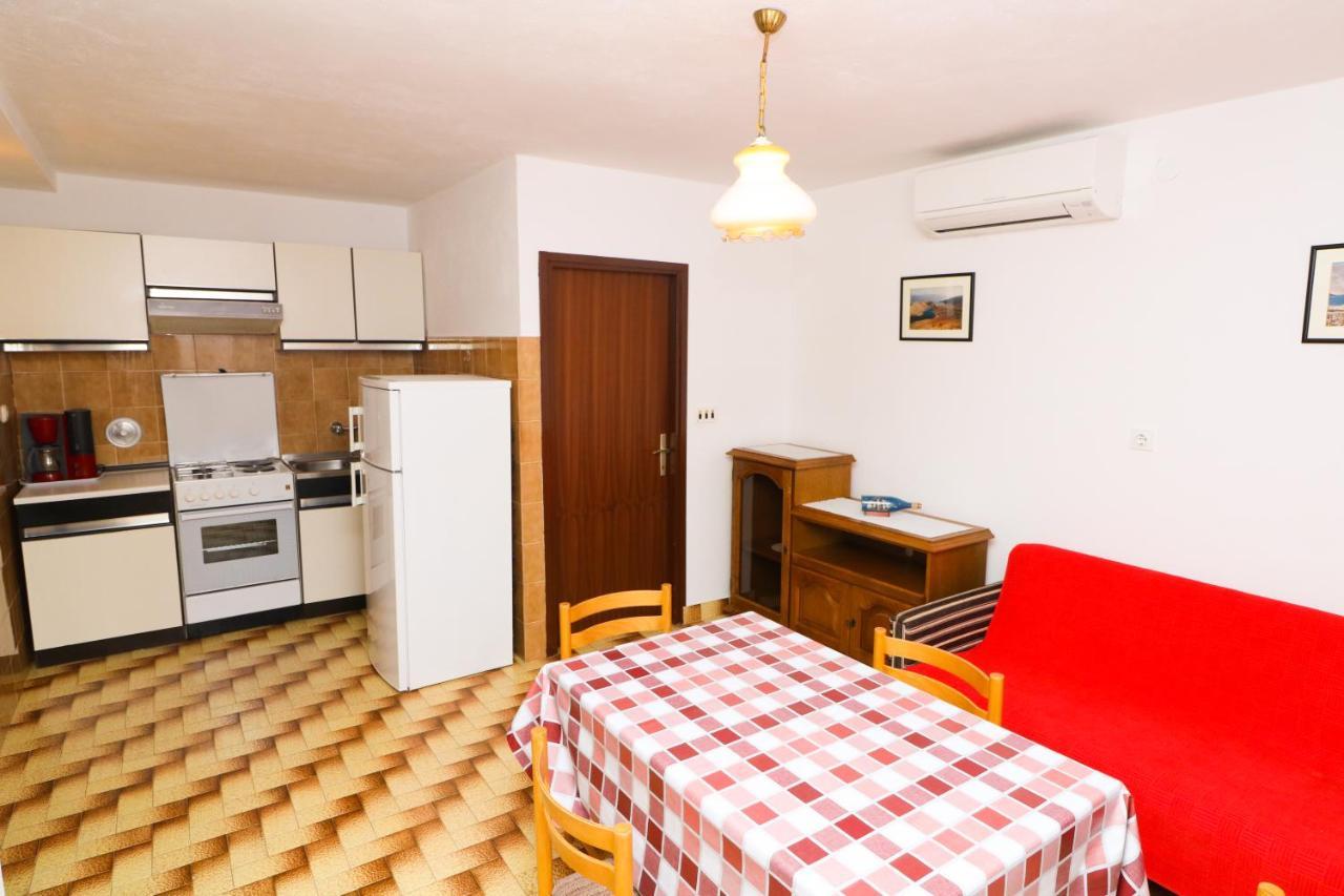 Apartment Beti With Balcony Baska  Ngoại thất bức ảnh