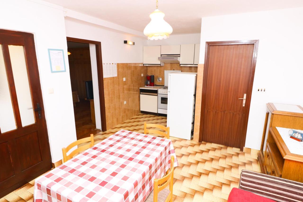 Apartment Beti With Balcony Baska  Ngoại thất bức ảnh